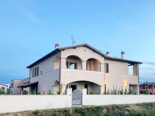 Foligno House | Outstanding Camere Paolina: Family-Friendly Retreat
