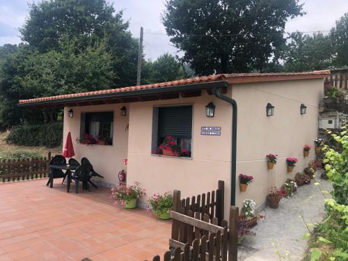 Ribadavia House | Discover Camiño á casa: Pet-Friendly Retreat with High Ratings