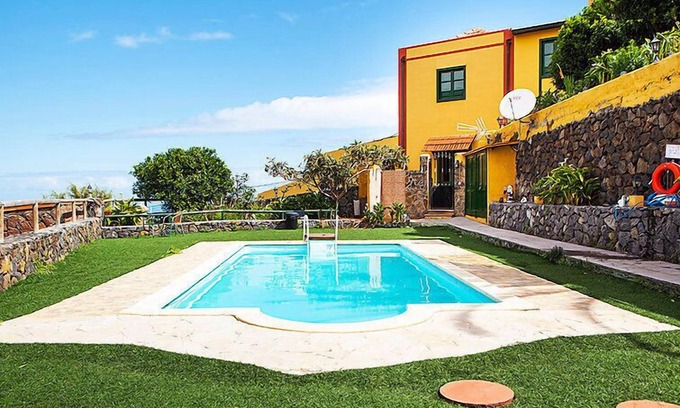 Montijos House | Oceanfront Retreat: Camino La Candelaria with Spa & Pool