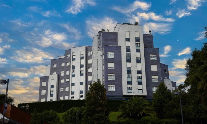 Aviles Apartment | Child-Friendly CAMINODEHEROS: Guest Rated 9.8/10