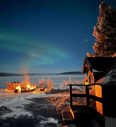Jukkasjarvi Ski Chalet | Unique Camp Caroli Hobbit Hut with Great Guest Ratings