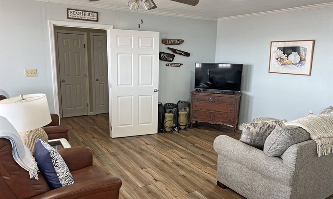 Grand Isle House | Beachfront Retreat - Camp Castaway with Ocean Views