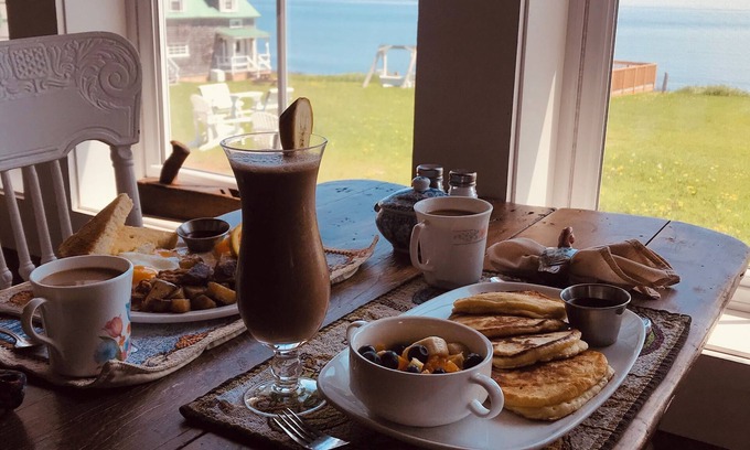 Perce Hotel | Discover Camp de Base Gaspésie: Ideal for Family Getaways