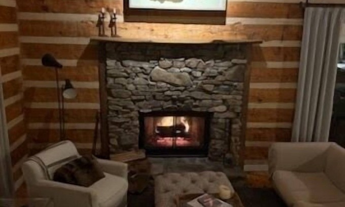 Clifftops House | Idyllic Camp McGu: Lakefront Retreat with Exciting Amenities