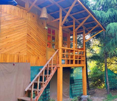 Bir Hotel | Discover Camp Oak View: Family-Friendly Cottages in Bir