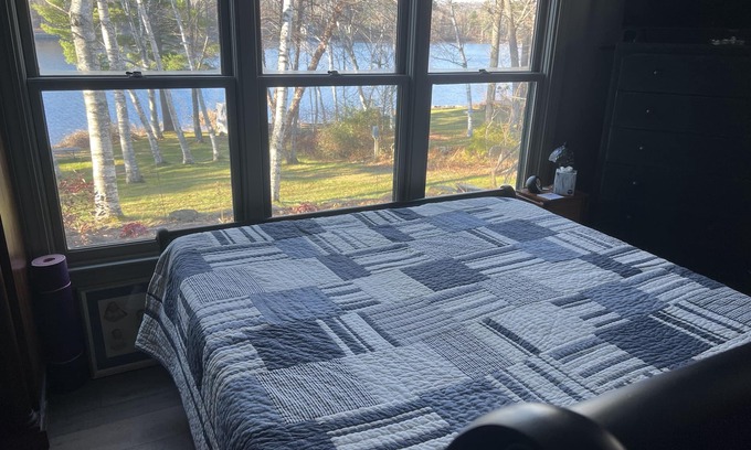 Dryden Cottage | Ideal Retreat: Camp Quality Time with Hot Tub & Ocean View