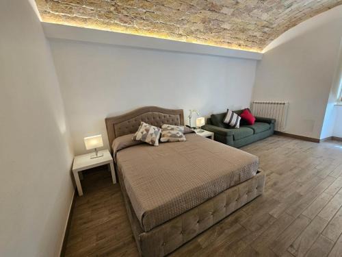 San Lorenzo Apartment | Elegant Campani Suite: Ideal for Families & Comfort Seekers