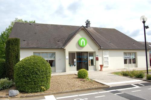Glisy Hotel | Inviting Campanile Amiens - Glisy: Family and Pet Friendly Stay