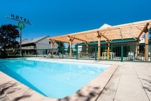 Beaune Hotel | Pet-Friendly Campanile Beaune with Pool and Ocean Views