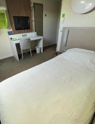 Loon-Plage Hotel | Cozy Campanile Dunkerque Sud with Family-Friendly Perks