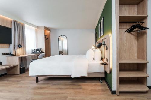 Arcueil Hotel | Discover Campanile Paris Sud - Pet Friendly & Family Welcome