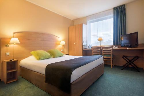 Ogrody Hotel | Discover Campanile Poznan: Pet-Friendly & Family Welcoming