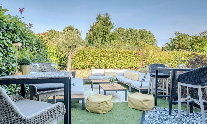 Le Mesnil-Amelot Hotel | Comfortable Stay at Campanile Roissy - Aéroport CDG