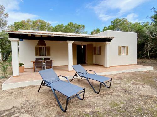Es Calo Villa | Oceanfront Campanitx Villas: Guest Rated 8.8/10 in Formentera