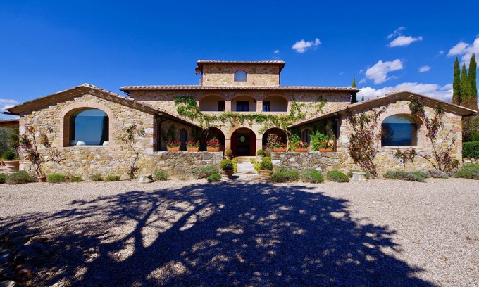 Castelnuovo Berardenga Villa | Experience Camparone: Exclusive Chianti Villa with Pool