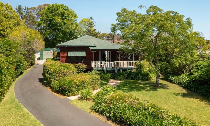 Huskisson House | Experience Oceanfront Bliss at Campbell's Cottage