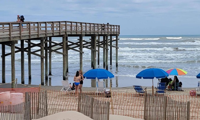 South Padre Island Villa | Ideal Campeche Triplex Unit C with Oceanfront Pool Access