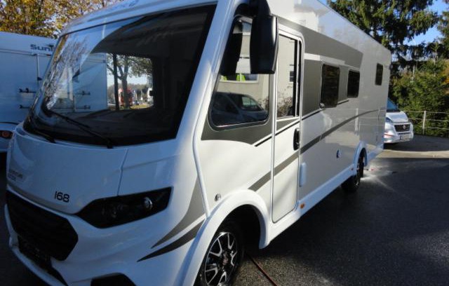 Sankt Georgen im Attergau House | Discover the Family-Friendly Camper Wohnmobil Sunlight I68