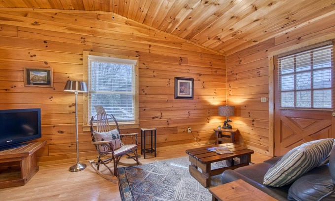 Waynesville House | Comfortable Campground Cabin with Pool & Pet-Friendly Perks