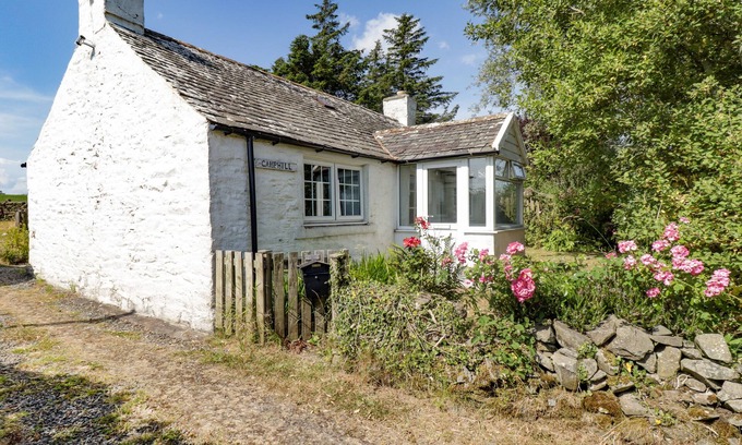 Kirkcudbright Cottage | Cozy Camphill: Pet-Friendly Retreat with Open Fire