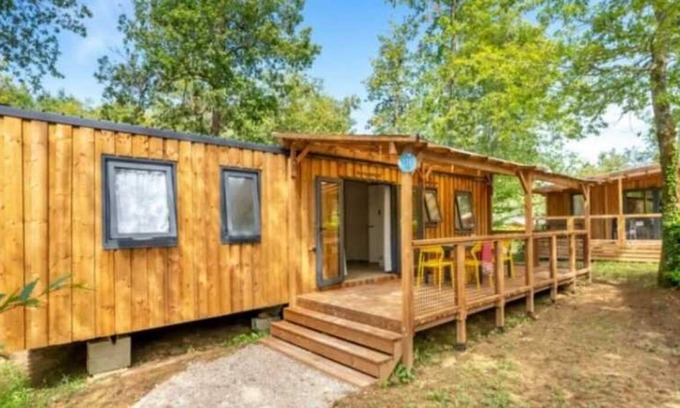 Pouzauges House | Camping 3 étoiles - ccbbhdb