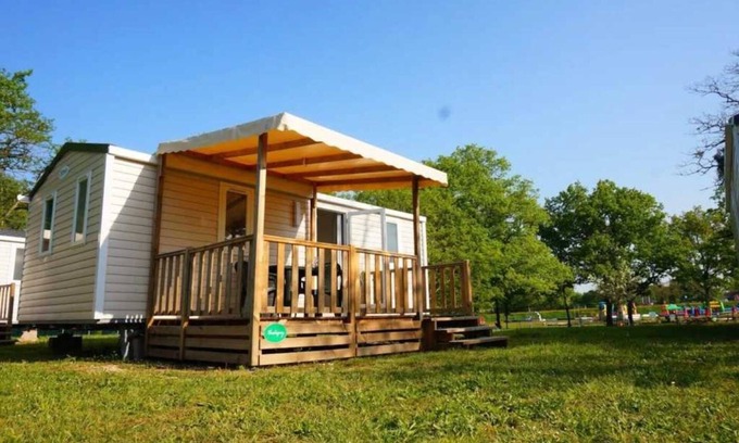Bannay House | Cozy Camping 3 Étoiles with Spa and Breakfast Options