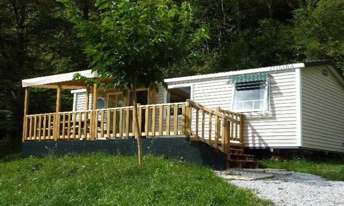Louvie Juzon House | Camping 3 étoiles - Piscine - ccbaddg