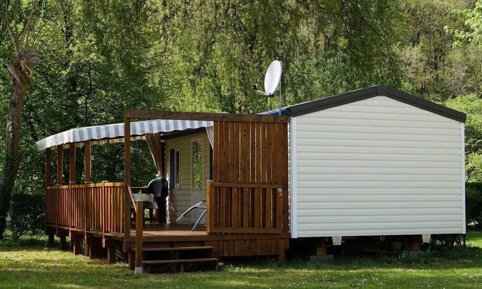Le Change House | Relaxing 3-Star Camping with Pool and Family Amenities