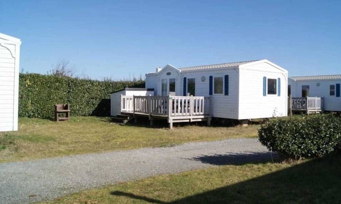 Kerroch House | Relaxing 3-Star Camping with Pool and Family Amenities