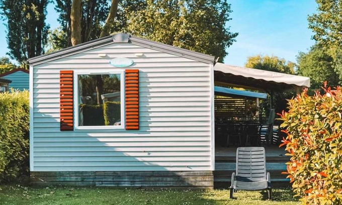 Surgeres House | Camping 3 étoiles - Piscine - ccbbbec