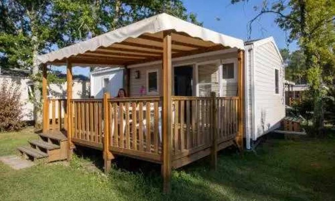 Azur House | Relaxing 4-Star Camping with Pool and Family-Friendly Features