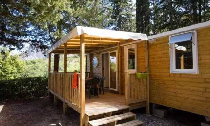 Orgon House | Family-Friendly Camping with Pool and Spa Amenities