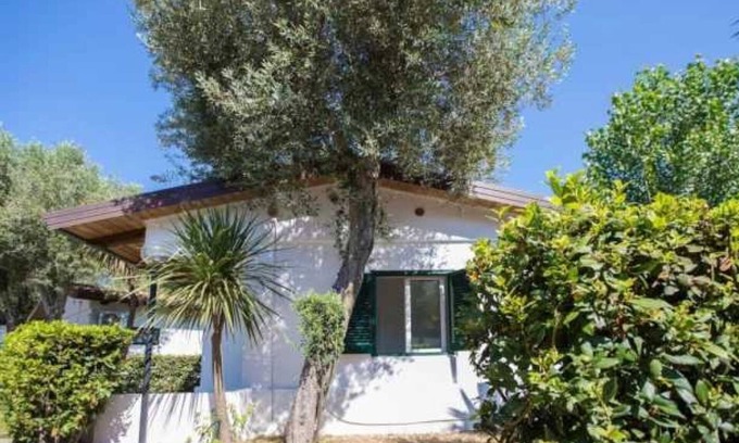 Capaccio Scalo House | Family-Friendly 4-Star Camping with Pool and Spa Amenities