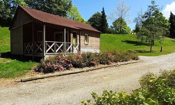 Navarrenx Ski Chalet | Relax at Camping Beau Rivage - Ideal Family Chalet for 6