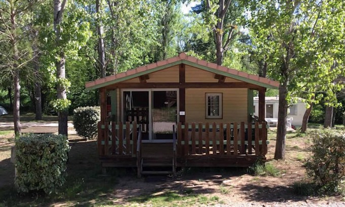 Monoblet RV Rental | Pet-Friendly Camping de Graniers with Pool and Breakfast