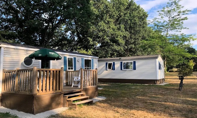Saint-Honore-les-Bains House | Family-Friendly Mobile Home at Campsite Les Bains***