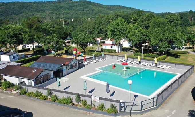 Foix Other | Family-Friendly Camping du Lac with Oceanfront Views