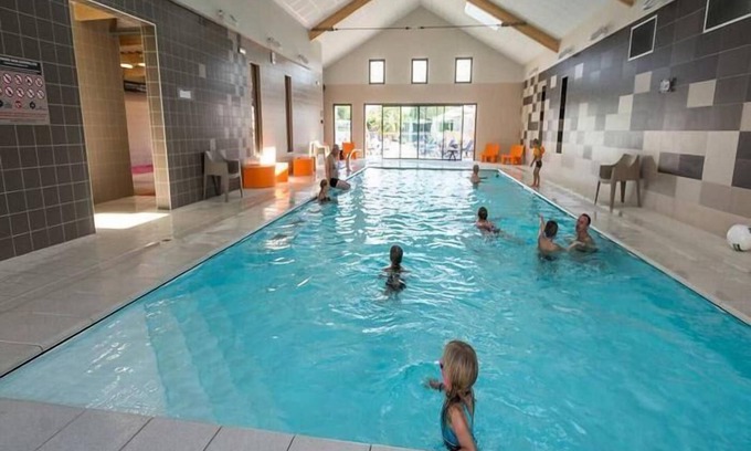 Le Crotoy House | Pet-Friendly Camping Flower Les Aubépines - 4 Room Getaway