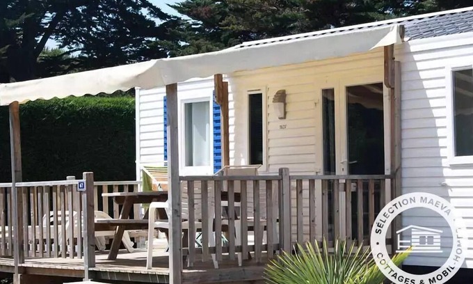 Domino House | Relaxing Oceanfront Stay at Camping L'Anse Des Pins