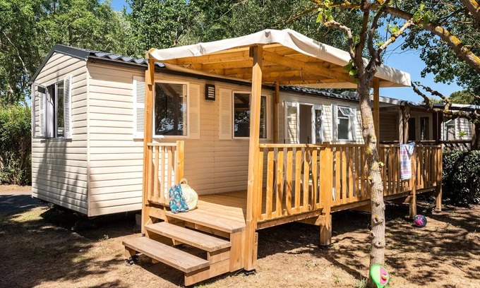 Saint-Florent House | Comfort Mobile Home at Camping Kalliste with Spa & Kitchen
