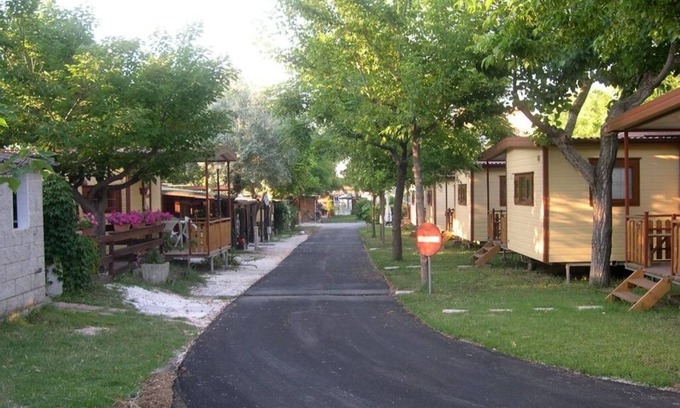 Montemarciano House | Discover Camping L'Oasi di Lulù: Family-Friendly Mobile Home