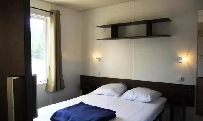 Saint-Michel-Escalus House | Comfortable Stay at Camping Landes Océanes with Ocean Views