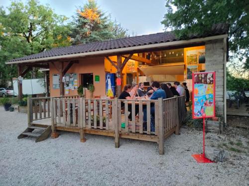 Limogne-en-Quercy Other | Pet-Friendly Camping Le Bel Air: Cozy Mobil Home for 4