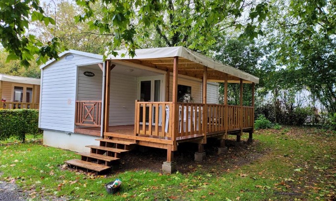 Peronne Other | Relax at Camping Le Brochet: Pet-Friendly with Pool & Dining