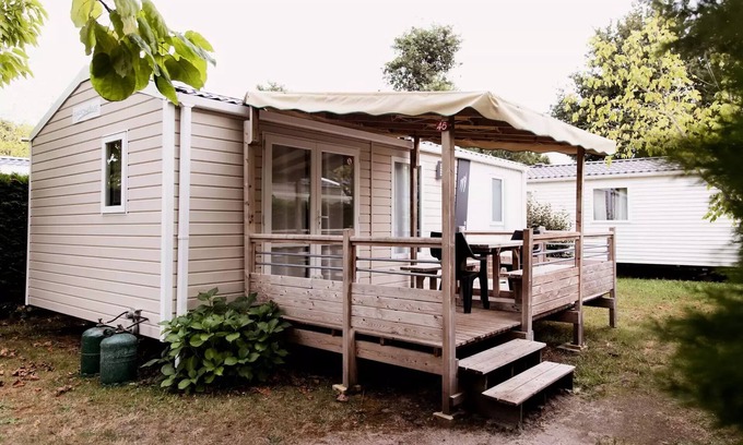 Saint-Laurent-de-Medoc House | Experience Comfort at Camping Le Paradis - Mobile Home Jasmin