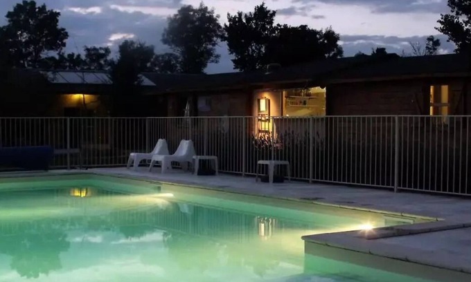 Recoules-Previnquieres House | Cozy Camping Le Plô: Perfect for Couples with Spa Access