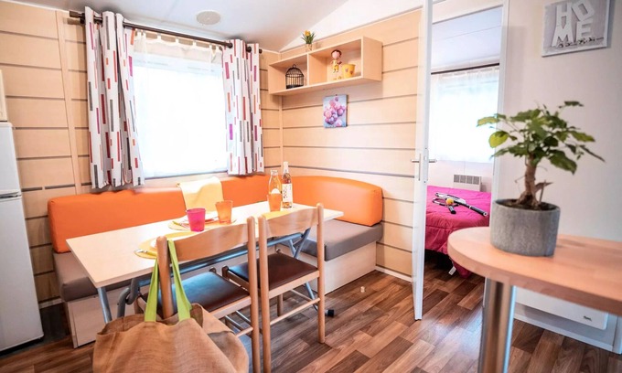Severac-d'Aveyron House | Relax at Camping les Calquieres - Family-Friendly Retreat