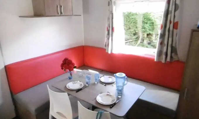 Les Moutiers-en-Retz House | Oceanfront Retreat at Camping Les Brillas - 4-Room Mobile Home