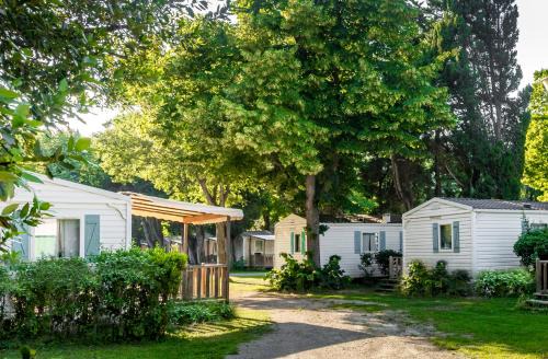 Villeneuve-les-Avignon Other | Relax at Camping les Avignon - la Laune with Pool Access