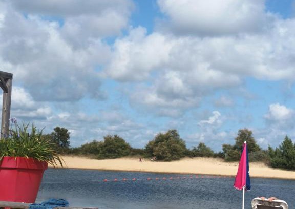 Lege-Cap-Ferret Resort | Budget-Friendly Camping Les Viviers with Ocean Views & Pool